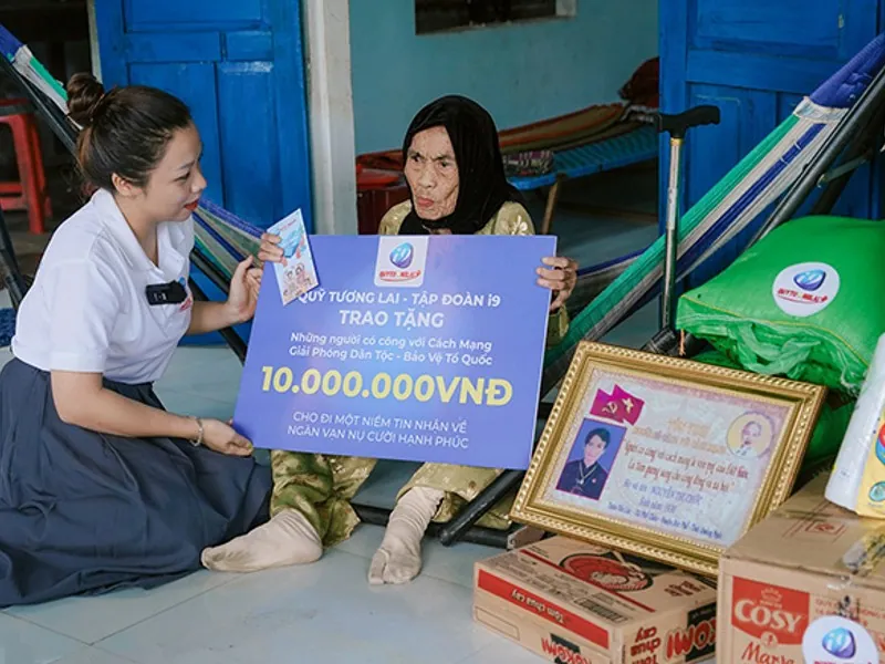 Hình ảnh minh họa đội ngũ hỗ trợ khách hàng chuyên nghiệp 24/7 của 8kbet buzz